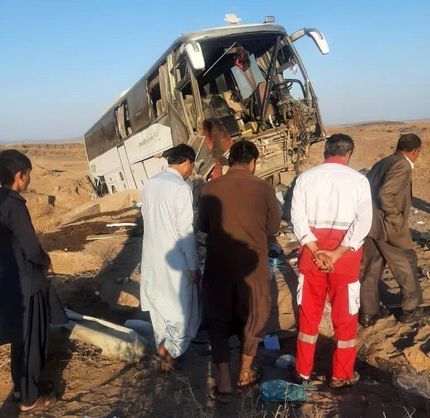 ۱۳ مجروح در حادثه انحراف اتوبوس در استان سیستان و بلوچستان