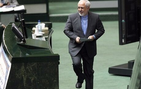 ظریف در سالروز انقلاب مشروطه: دولت در ایران پاسخگوی مجلس است