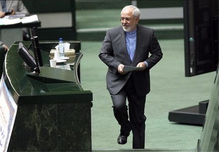 ظریف در سالروز انقلاب مشروطه: دولت در ایران پاسخگوی مجلس است
