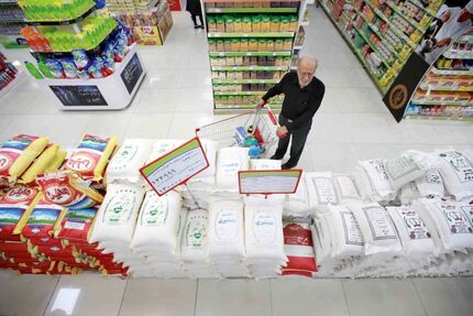 اجبار دولت به روش دوم طرح کالابرگ و خرید اجباری برخی کالاهای بی‌مصرف