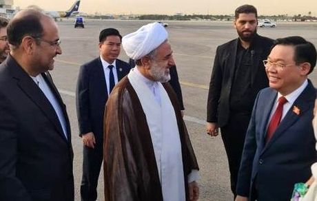 ورود رئیس مجلس ویتنام و هیأت پارلمانی به تهران