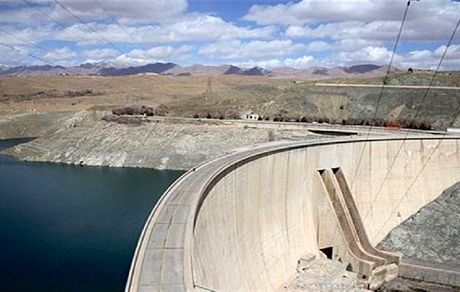ذخیره سد زاینده رود به ۷ درصد رسید