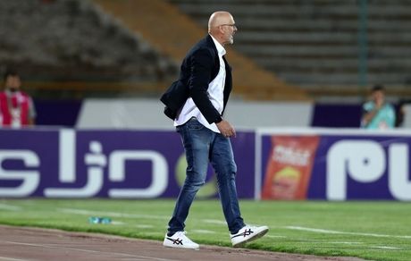 سرمربی استقلال بعد از ادامه ناکامی تیمش: برای برکناری تابع تصمیم باشگاه هستم