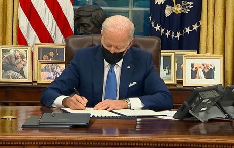 بایدن دادن امتیازات محدود به ایران را بررسی می‌کند