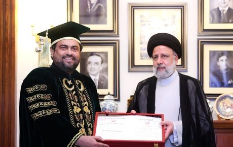 اعطای مدرک دکترای افتخاری دانشگاه کراچی به رئیس جمهور کشورمان