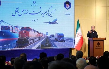 رئیس جمهور: یدک‌کش‌هایی با عمر ۶۰ سال در حال ترددند / باید جاده‌ها و مقررات را اصلاح کنیم
