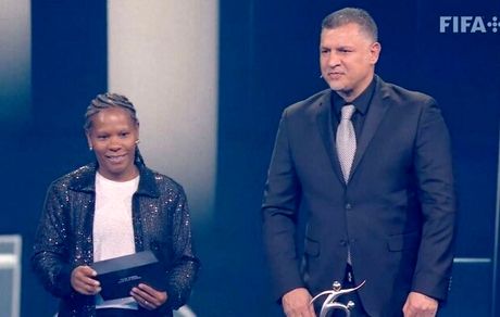 بهترین‌های فیفا مشخص شدند: دایی جایزه داد، مسی باز هم بهترین شد