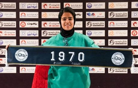 قرارداد بازیکنان تیم فوتبال بانوان تراکتور امضا شد