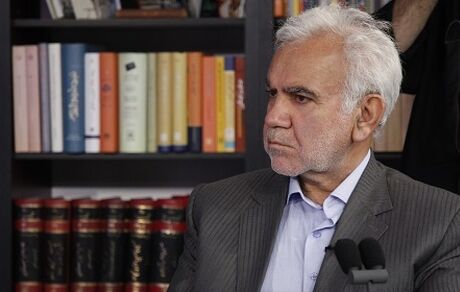 ماجرای جالب نام‌گذاری کتاب «دست‌های‌خالی پاهای‌خونین»