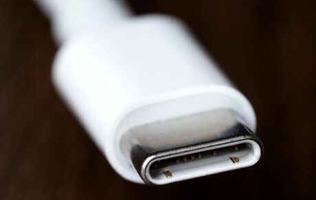 محدودیت جدید اتحادیه اروپا برای گوشی‌های آیفون / درگاه شارژ باید USB-C شود