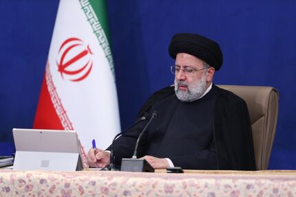 ویژگی ممتاز شخصیت آیت‌الله ری‌شهری، تلاشی جهادگونه در دو زمینۀ علمی و عملی به صورت توأمان بوده است