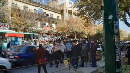 تجمع مسالمت آمیز در برخی خیابان‌های تبریز با درخواست نیروی انتظامی پایان یافت 