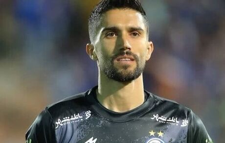 کنایه گلر استقلال به قهرمانی پرسپولیسی‌ها: جام آفسایدها مبارکتان