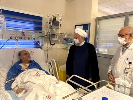 وزیر سابق ورزش عمل کرد / حسن روحانی از سلطانی فر عیادت کرد
