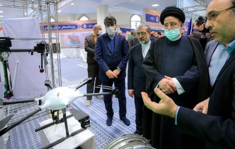 بازدید رئیس جمهور از نمایشگاه توانمندی‌های علمی و صنعتی تولید داخلی