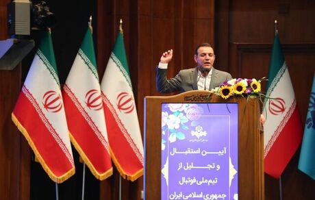 عزیزی خادم: فغانی در بازی‌های پایانی لیگ و جام حذفی کمک می‌کند/ از شجاعی و دژاگه تقدیر می‌شود