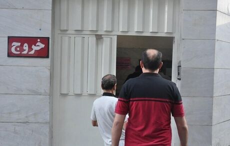 نیکوکاران تهرانی ۲۶ نفرزندانی بدهکار را از بازداشتگاه اوین آزاد کردند