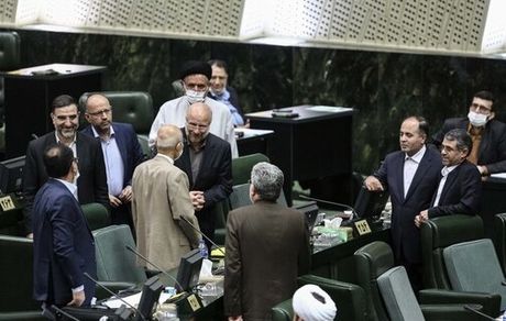 تذکر کیهان به نمایندگان مجلس: با دستمال کثیف نمی توانید چیزی را تمیز کنید