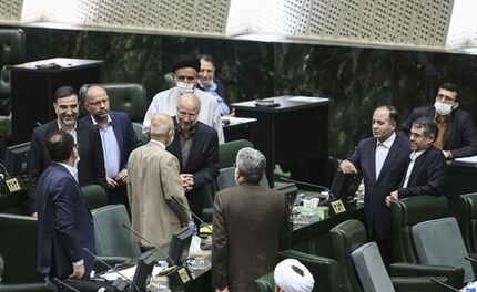 تذکر کیهان به نمایندگان مجلس: با دستمال کثیف نمی توانید چیزی را تمیز کنید