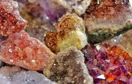 هنر- صنعت طلا و جواهر باید از بافت سنتی خود خارج شود