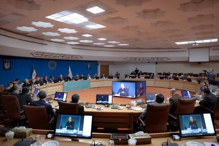رئیس جمهور: در شرایط محدودیت، مدیران از خلاقیت و مشارکت نخبگان بهره بگیرند / استانداران پرچمدار مشارکت ملی برای عبور از شرایط جنگی هستند
