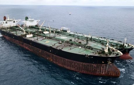 ایران سال گذشته ۳ میلیارد دلار بنزین صادر کرد/ افت ۲۳ درصدی ارزش صادرات کالاهای پتروشیمی