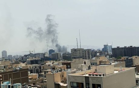 آتش سوزی یک ساختمان اداری در خیابان طالقانی تهران