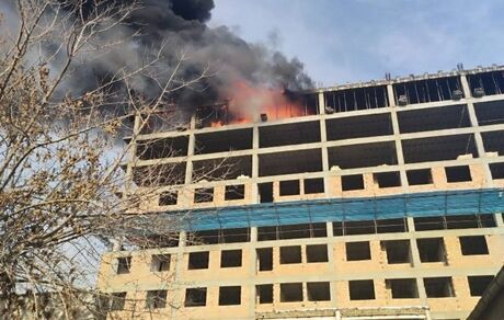 پاساژ در حال ساخت در شهرری آتش گرفت