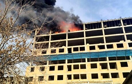 پاساژ در حال ساخت در شهرری آتش گرفت
