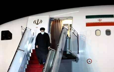 رئیس جمهور از عمان به کشور بازگشت