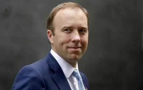 استعفای وزیر بهداشت انگلیس درپی انتشار تصاویر خارج از عرف