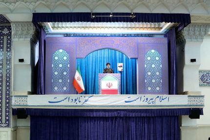 هر روز که می‌گذرد امیدوارتر می‌شوم؛ به رهبری هم گفتم /  دور شدن از مردم دور شدن از انقلاب است