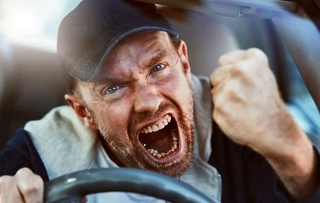 پرخاشگری در رانندگی؛ ریشه‌ها، پیامدها و راهکارهای کاهش آن