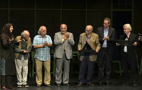 زنجانپور و عنایت بخشی نشان‌دار سنگلج/ دولت آبادی تجلیل شد