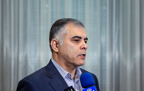 وزیر نفت: سرگردانی ۴۰ میلیون بشکه نفت ایران روی آب‌ کذب است