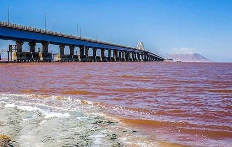 روزهای تاریک دریاچه ارومیه / کاهش تراز نگین آبی آذربایجان ادامه دارد