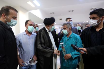 رئیس جمهور خطاب به رئیس بنیاد شهید و وزیر بهداشت: نیازهای درمانی جانبازان تامین شود