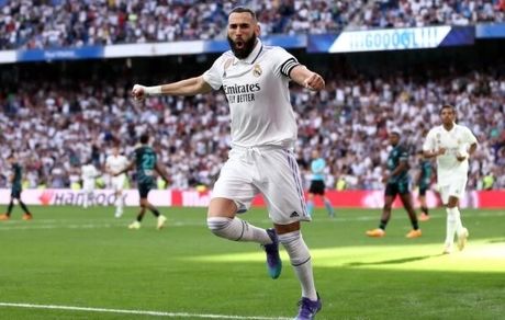 یک سایت عربی: بنزما با الاتحاد عربستان به توافق رسید