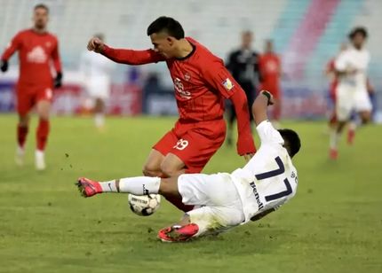 تراکتور در بازی جنجالی مقابل ملوان شانس صعود به صدر جدول را از دست داد