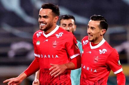 پرسپولیس با پیکان، موقتا صدرنشین لیگ برتر شد