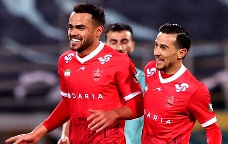 پرسپولیس با پیکان، موقتا صدرنشین لیگ برتر شد