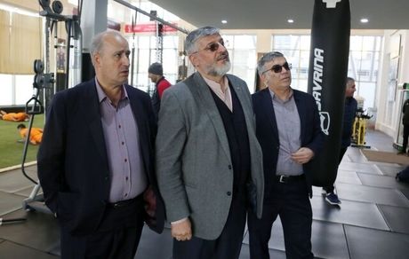 ممنوعیت قرارداد دلاری برای همه باشگاه‌هاست