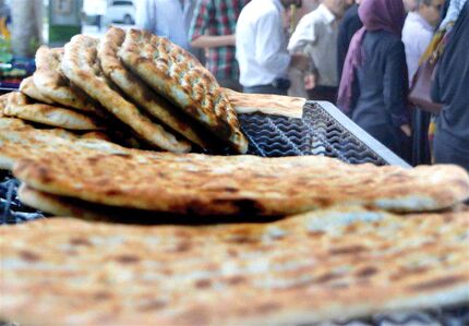 توصیه های وزارت بهداشت درباره حضور در نانوایی و خرید نان در شرایط کرونا