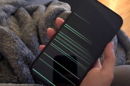 باگ جدید آیفون ۱۴ پرو اینبار نمایش خطوط سبز در صفحه نمایش