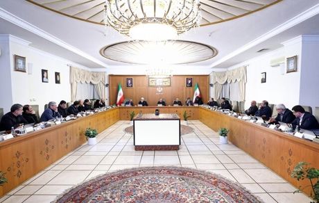 شرایط اقتصادی کشور برای دولت و مردم قابل قبول نیست