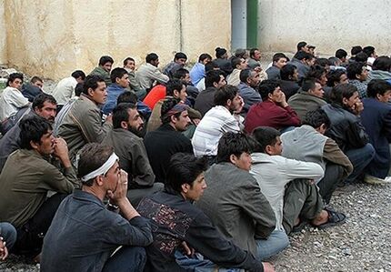 جمع‌آوری ۱۰۶۶ نفر اتباع غیرمجاز در دلیجان