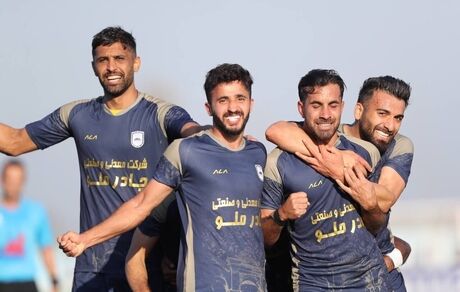 چادرملو به صدر لیگ دسته یک فوتبال صعودکرد