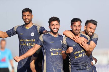 چادرملو به صدر لیگ دسته یک فوتبال صعودکرد