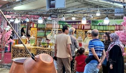 آغاز جشنواره سوغات اقوام با عطر گلاب در کرج