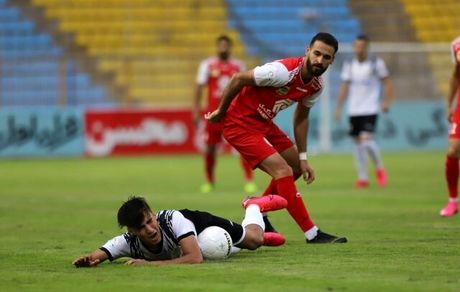 تساوی پرسپولیس و نفت مسجدسلیمان در نیمه نخست